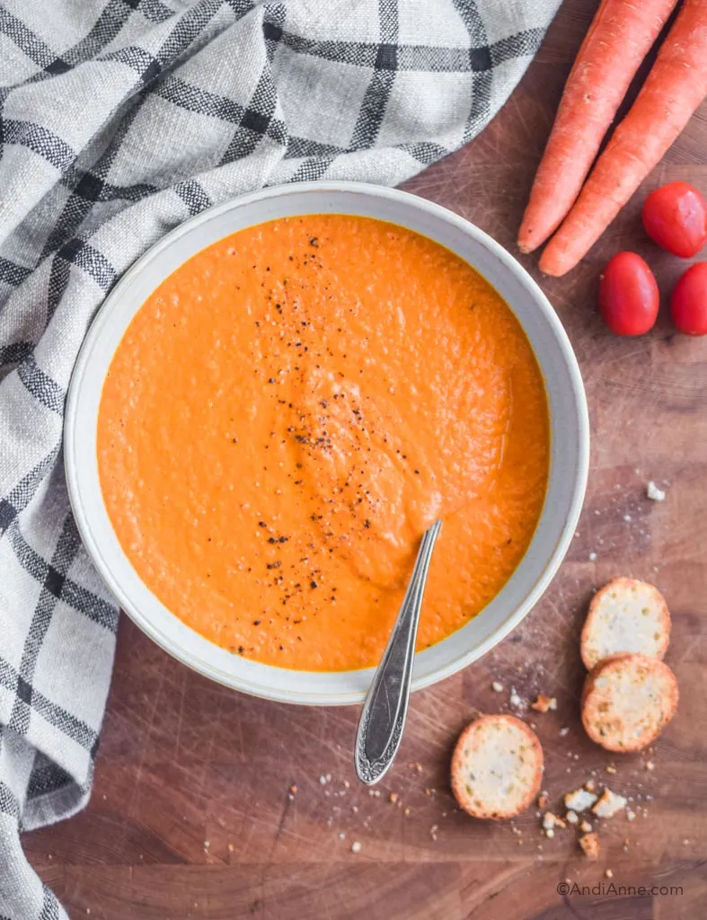 Quick Blender Tomato and Carrot Soup