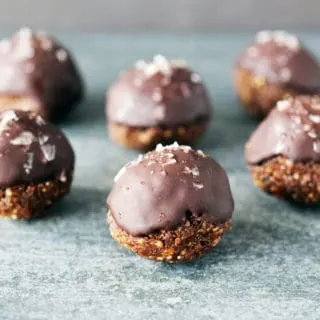 Chocolate Quinoa Bliss Balls