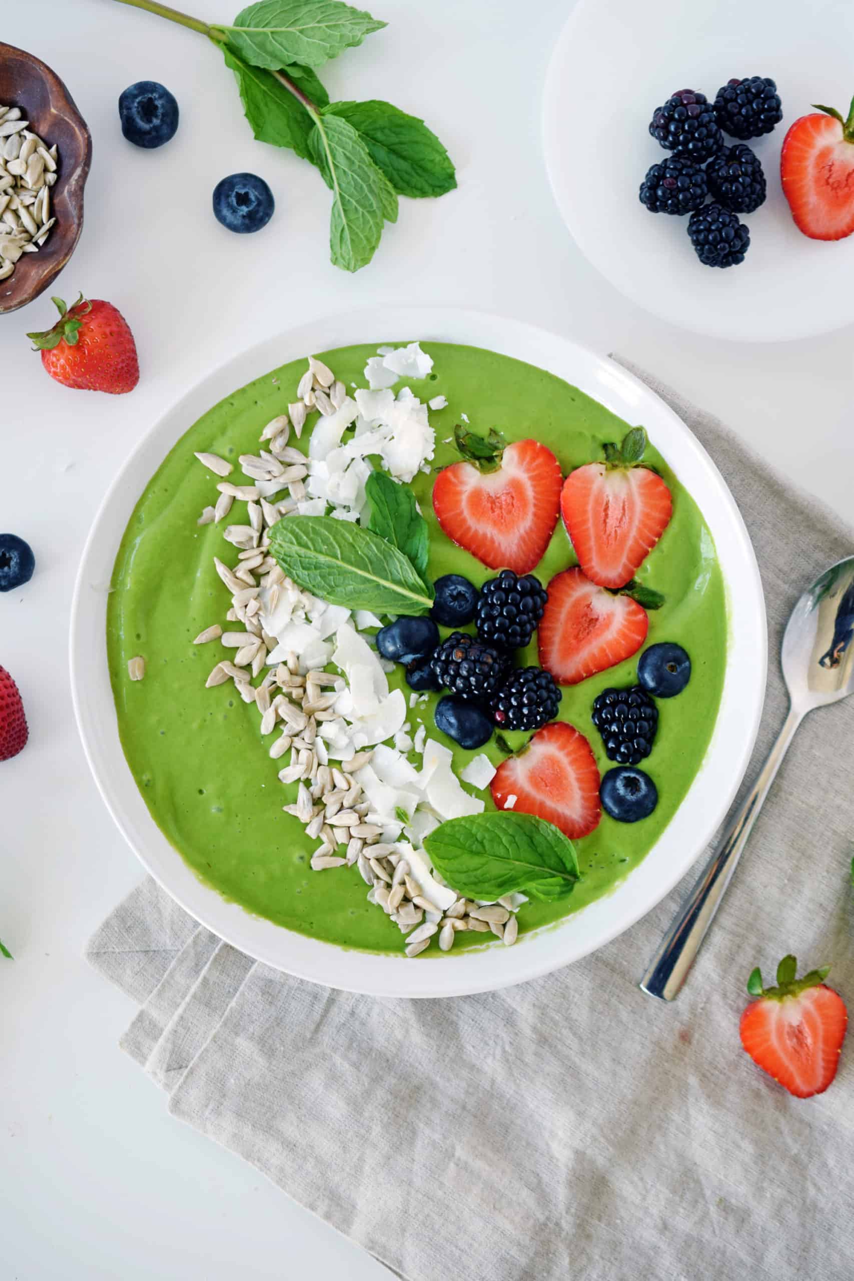 Tropical Green Smoothie Bowl - Andi Anne