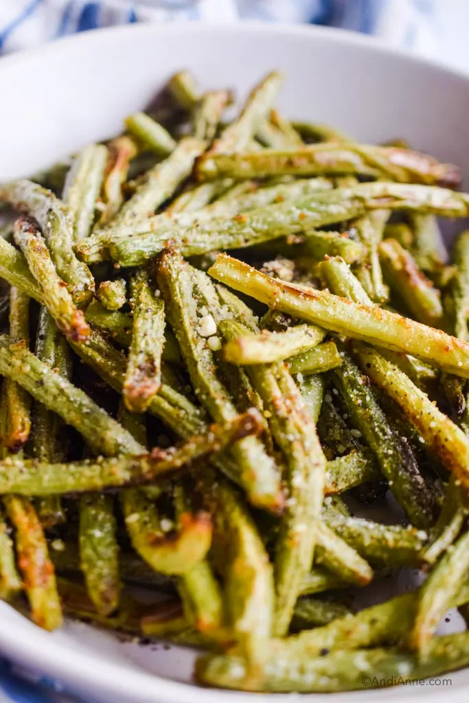 air fryer green beans close up detail