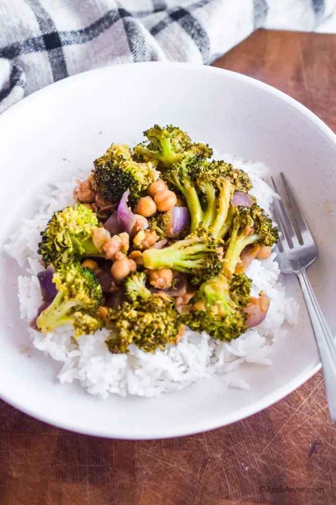 Broccoli Chickpea Stir Fry - Easy 20 Minute Dinner