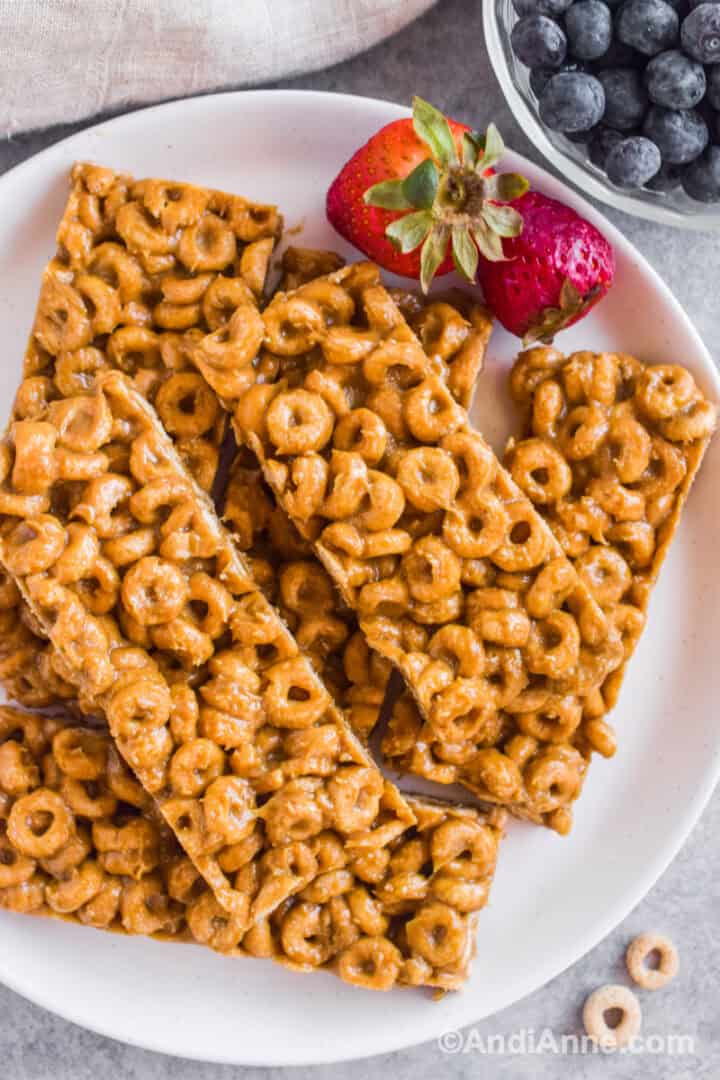 Easy Healthy Cereal Bars (Only 3 Ingredients!)