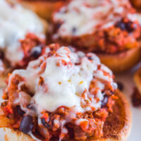 Close up of pizza sloppy joes.