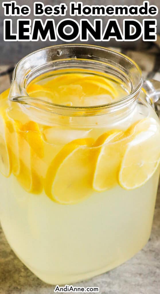 jar of lemonade with lemon slices